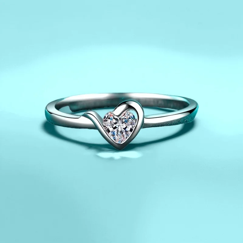 0.3ct 925 Sterling Silver Moissanite Heart-Shaped Unisex Minimalist Ring GBA Certified Women's Daily Jewelry for Modern Styling
0.3ct 925 Sterling Silver Moissanite Heart-Shaped Unisex Minimalist Ring GBA Certified Women's Daily Jewelry for Modern Styling