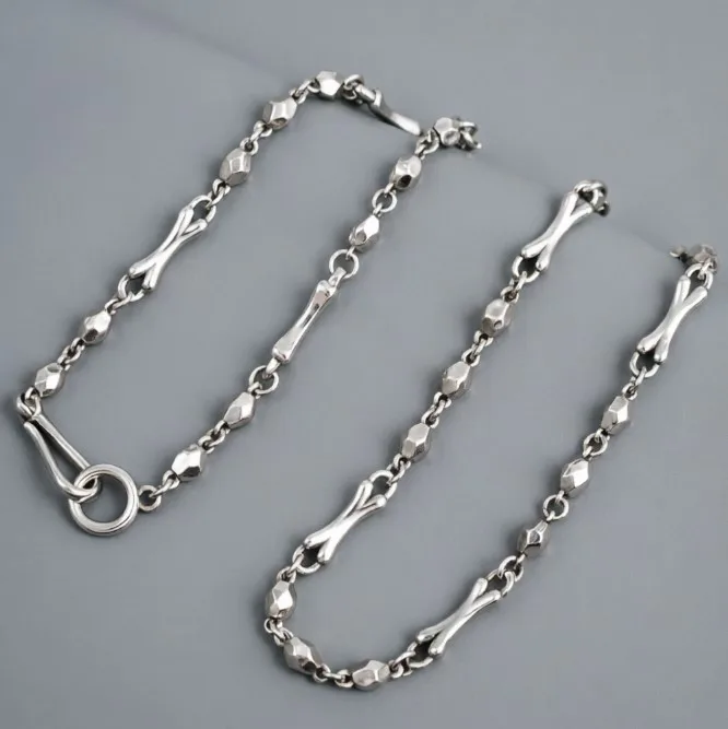 S925 silver stone bone necklace men's accessories collarbone chain trendy hip-hop European and American matching chain
S925 silver stone bone necklace men's accessories collarbone chain trendy hip-hop European and American matching chain