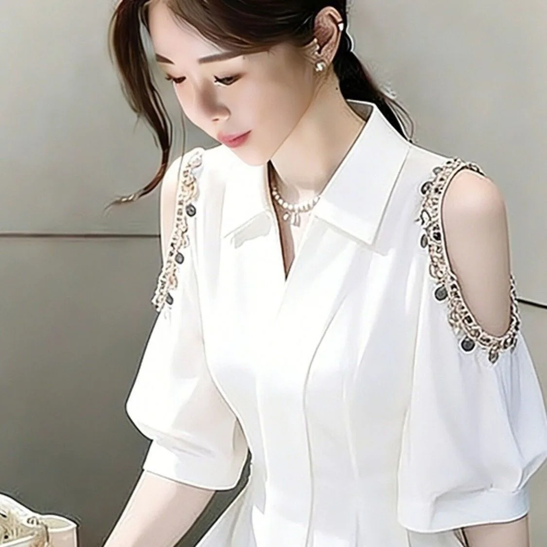Elegant Shoulder Bared Shirt Women's High End Lightweight Professional Top Summer New Unique Beautiful Waist Cinched Small Shirt
Elegant Shoulder Bared Shirt Women's High End Lightweight Professional Top Summer New Unique Beautiful Waist Cinched Small Shirt