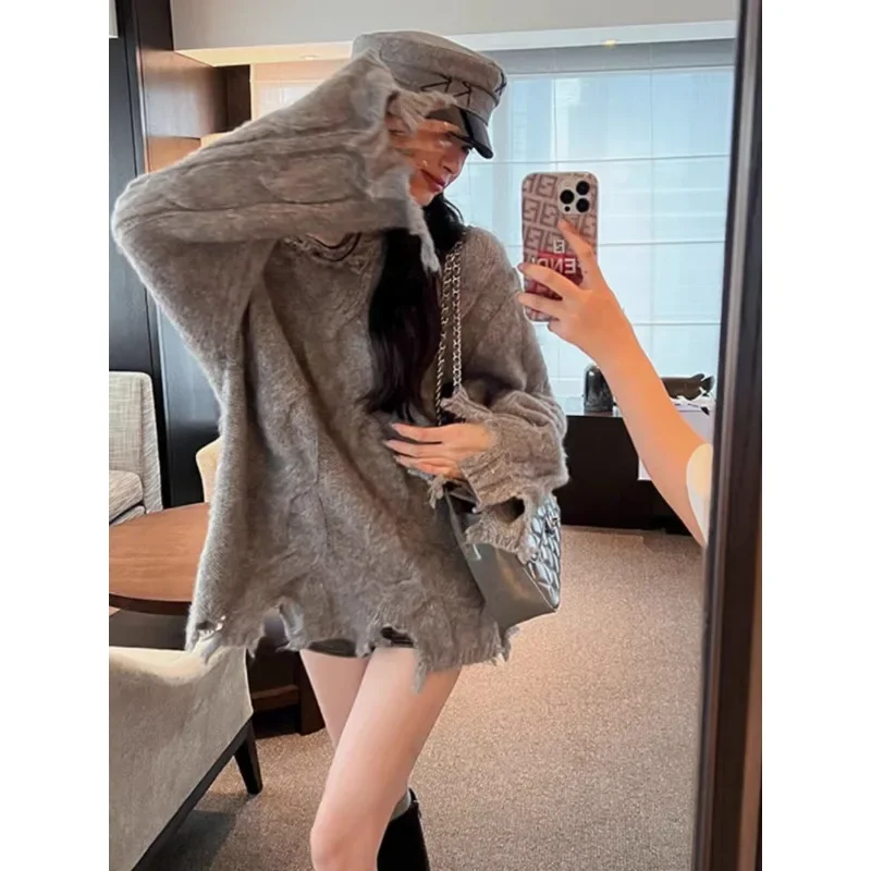 Осенне-зимняя мода, новый рваный уличный женский свитер с длинными рукавами и v-образным вырезом, элегантный трикотаж, однотонная блузка 
Осенне-зимняя мода, новый рваный уличный женский свитер с длинными рукавами и v-образным вырезом, элегантный трикотаж, однотонная блузка