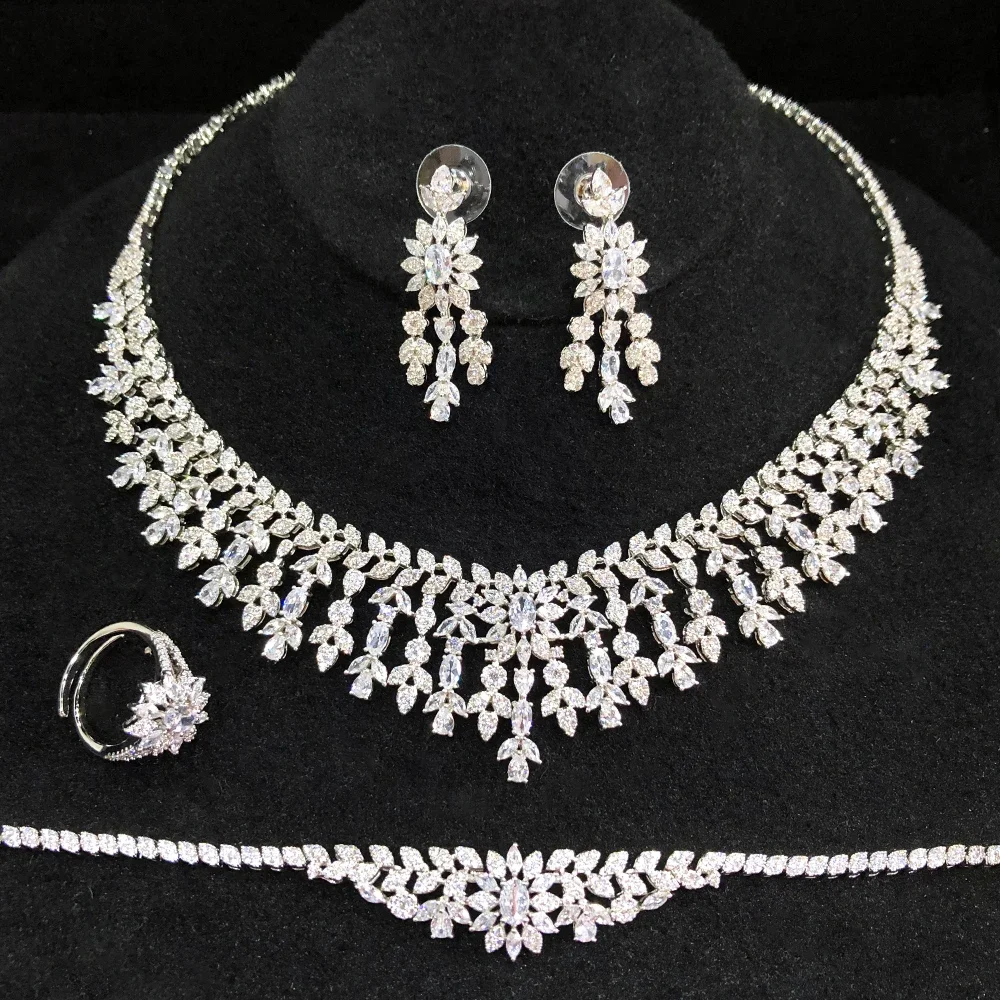 Soramoore New 4PCS Necklace Bracelet Earrings Ring Jewelry Set For Women Wedding Zircon CZ Bridal Jewelry Set Dance Party
Soramoore New 4PCS Necklace Bracelet Earrings Ring Jewelry Set For Women Wedding Zircon CZ Bridal Jewelry Set Dance Party