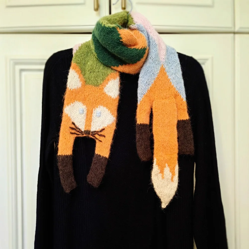 Удобный шарф с милым рисунком лисы, модная женская шаль, осенне-зимний мягкий вязаный воротник, повседневная одежда, ветрозащитный теплый шарф
Удобный шарф с милым рисунком лисы, модная женская шаль, осенне-зимний мягкий вязаный воротник, повседневная одежда, ветрозащитный теплый шарф