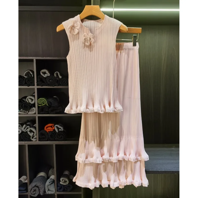Miyake Pleated Set Plisse Women 2025 Summer New Gentle Ruffled Sleeveless Pleats Top+Skirt 2-Piece Set Fold Slim Age-Reducing
Miyake Pleated Set Plisse Women 2025 Summer New Gentle Ruffled Sleeveless Pleats Top+Skirt 2-Piece Set Fold Slim Age-Reducing