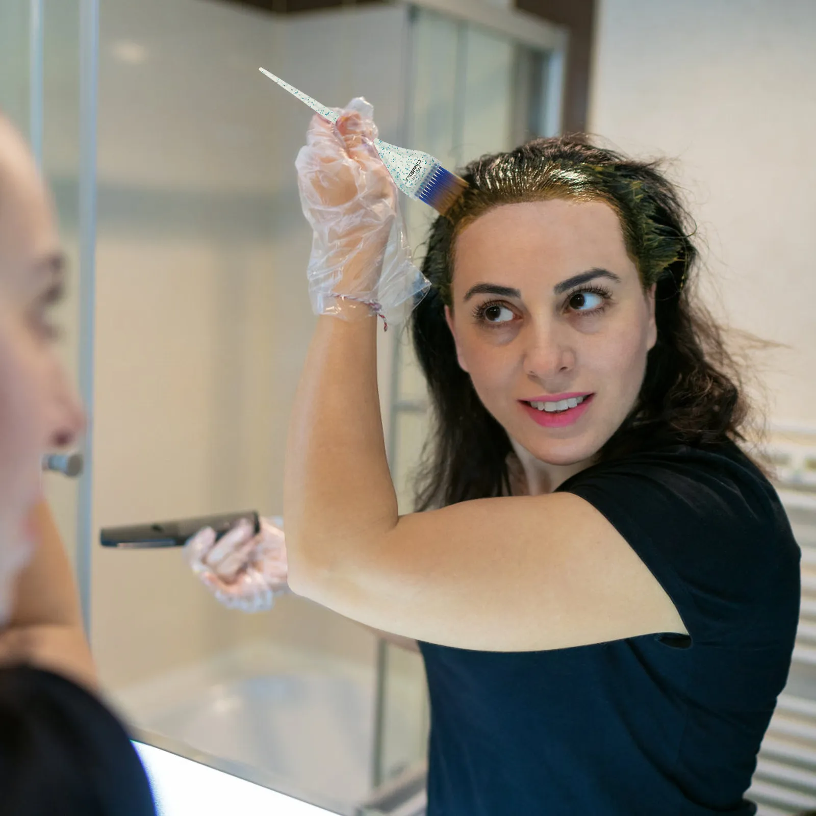 5Pcs Hair Coloring Kit with Dye Bowl and Brush Set for Easy Application Self-Help Hairdressing Accessory Hair Dye Board
5Pcs Hair Coloring Kit with Dye Bowl and Brush Set for Easy Application Self-Help Hairdressing Accessory Hair Dye Board