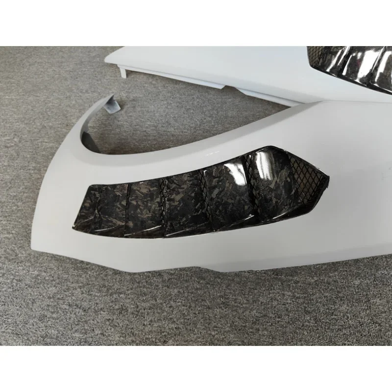 Suitable for Lamborghini Huracan LP580 LP610 modified body kit V style semi carbon fiber forged particle mudguard
Suitable for Lamborghini Huracan LP580 LP610 modified body kit V style semi carbon fiber forged particle mudguard