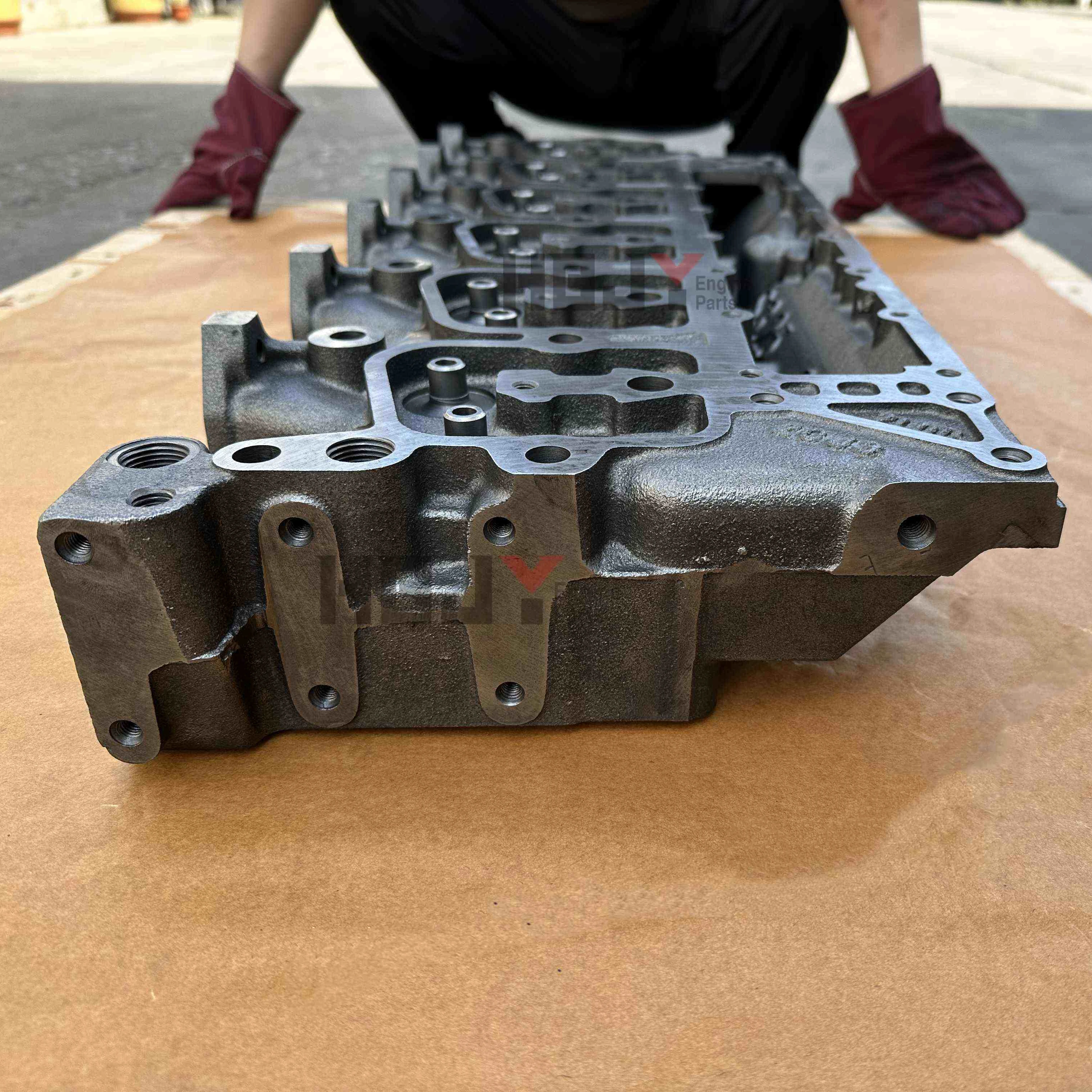 Genuine Quality 3966454 3925400 Complete Cylinder Head QSB ISB 6.7 6BT5.9 6BT for Cummins 6BT Cylinder Head
Genuine Quality 3966454 3925400 Complete Cylinder Head QSB ISB 6.7 6BT5.9 6BT for Cummins 6BT Cylinder Head