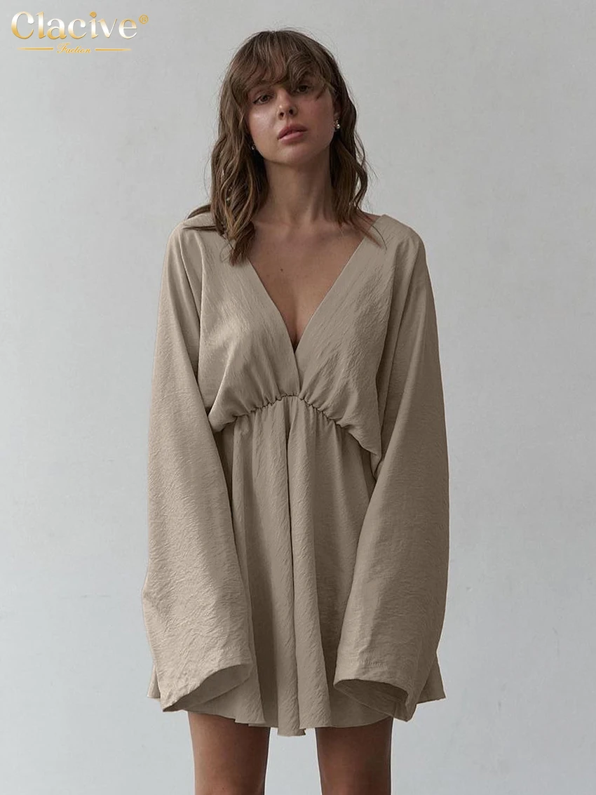 Clacive Sexy Loose Khaki Women Dress 2025 Fashion V-Neck Long Sleeve Mini Dresses Elegant Classic Solid Female Dress Streetwear
Clacive Sexy Loose Khaki Women Dress 2025 Fashion V-Neck Long Sleeve Mini Dresses Elegant Classic Solid Female Dress Streetwear