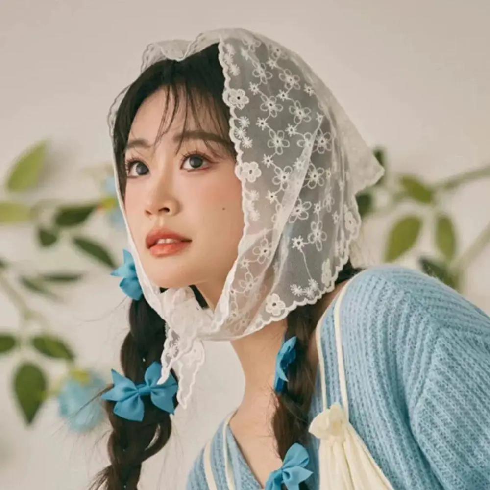 Retro Floral Lace Triangular Scarf Bandana Embroidered Neck Scarf Women Summer Lace Shawl Travel Photo Headband Lace Hair Scarf
Retro Floral Lace Triangular Scarf Bandana Embroidered Neck Scarf Women Summer Lace Shawl Travel Photo Headband Lace Hair Scarf