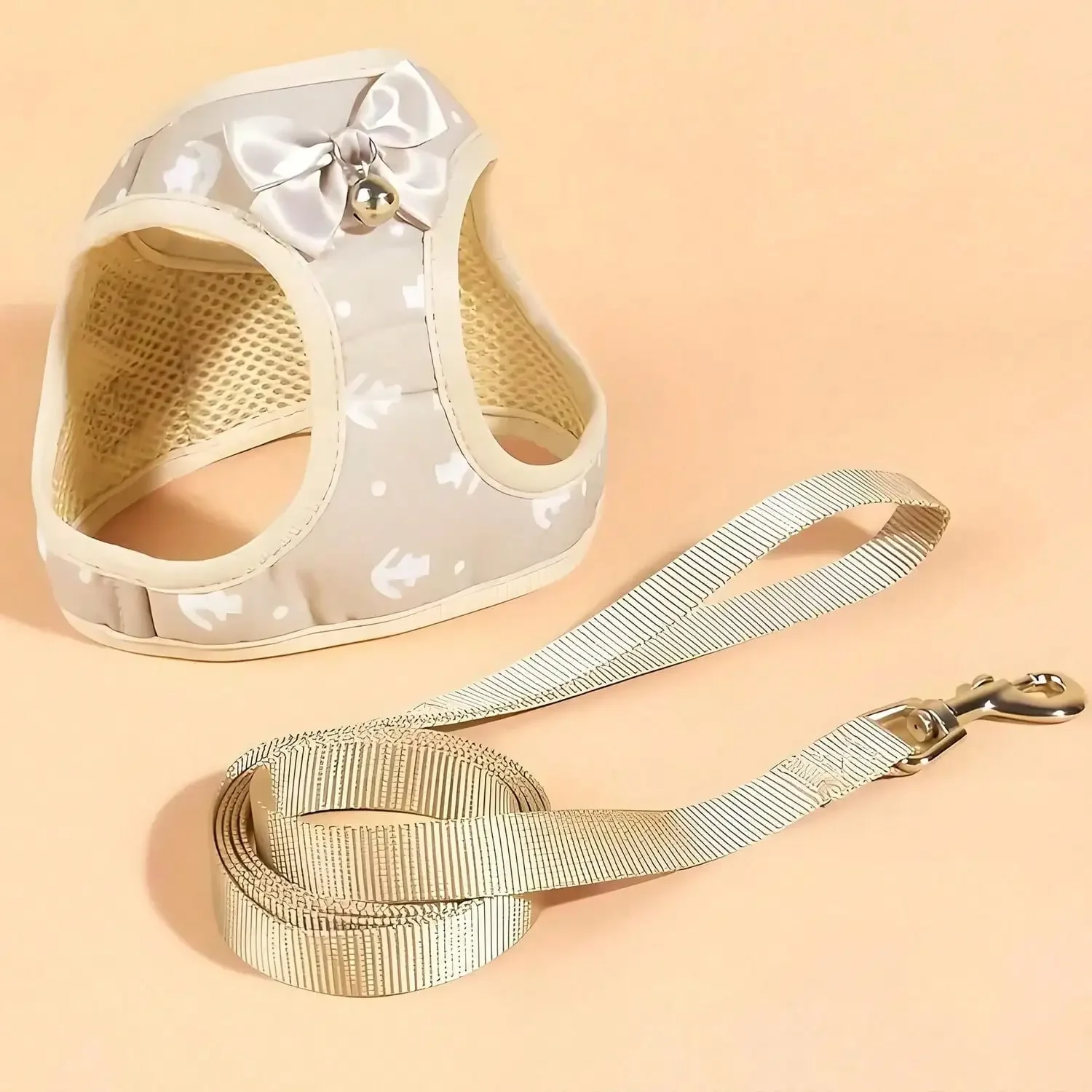 1 Set Beige Anchor Shaped Cat/Dog Leash And Harness Set, Designed For Small Pets, Provides Effective And Comfortable Activity Support.
1 Set Beige Anchor Shaped Cat/Dog Leash And Harness Set, Designed For Small Pets, Provides Effective And Comfortable Activity Support.