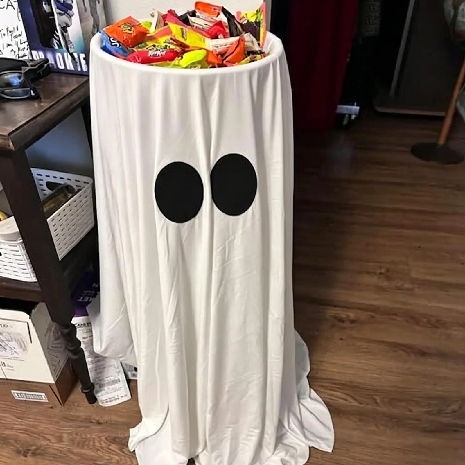 Ghost Halloween Decorations 8 Modes LED Lights Candy Bowl Decoration Standing Ghosts Halloween Candy Holder For Outdoor Front
Ghost Halloween Decorations 8 Modes LED Lights Candy Bowl Decoration Standing Ghosts Halloween Candy Holder For Outdoor Front