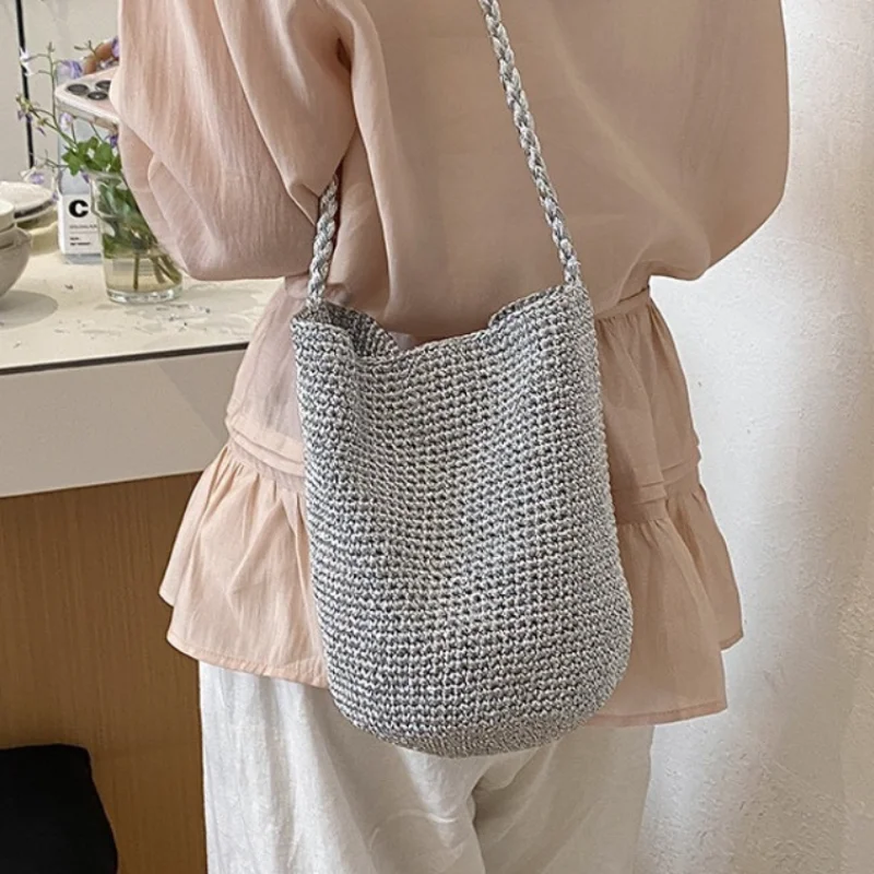 Korean Handwoven Bucket Bag Simple Solid Color Bohemian Shoulder Bag Stylish Casual Summer Beach Vacation Handbag
Korean Handwoven Bucket Bag Simple Solid Color Bohemian Shoulder Bag Stylish Casual Summer Beach Vacation Handbag