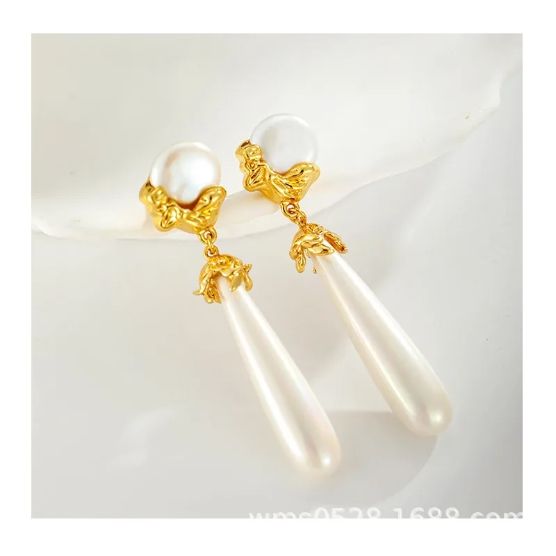 Stud Earrings Inlaid with Pearls, Fashionable and Versatile Qingdao Jewelry, Women's Earrings, Earrings, Pendants, Earrings.
Stud Earrings Inlaid with Pearls, Fashionable and Versatile Qingdao Jewelry, Women's Earrings, Earrings, Pendants, Earrings.