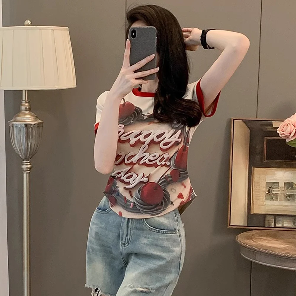 European style contrasting graffiti printed short sleeved T-shirt for women in summer, fashionable plus size slim fit casual top
European style contrasting graffiti printed short sleeved T-shirt for women in summer, fashionable plus size slim fit casual top