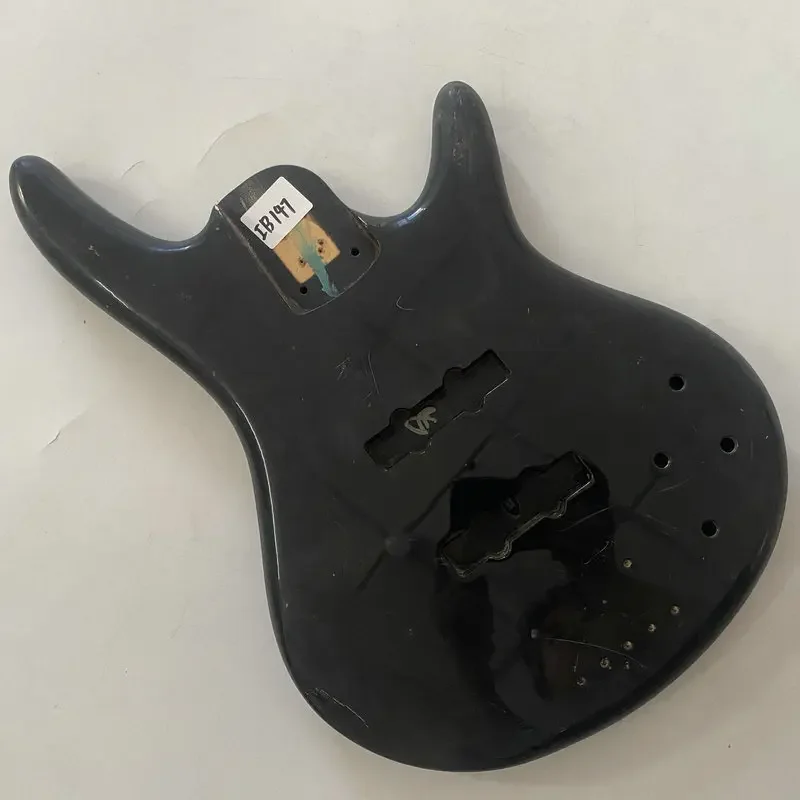 IB147 4 Or 5 Strings Electric Bass Body in Solid Wood Active JB Pickups for Bass Replace and DIY Black Color
IB147 4 Or 5 Strings Electric Bass Body in Solid Wood Active JB Pickups for Bass Replace and DIY Black Color