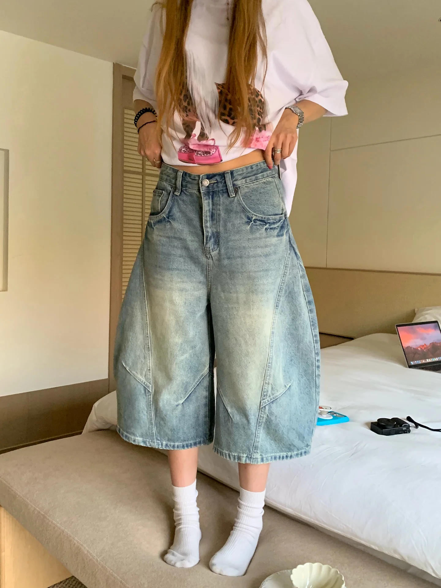 Retro Washed Denim Wide Leg Jeans Women's Spring Summer Casual Slimming Knife Pants Half Length Vintage Style
Retro Washed Denim Wide Leg Jeans Women's Spring Summer Casual Slimming Knife Pants Half Length Vintage Style