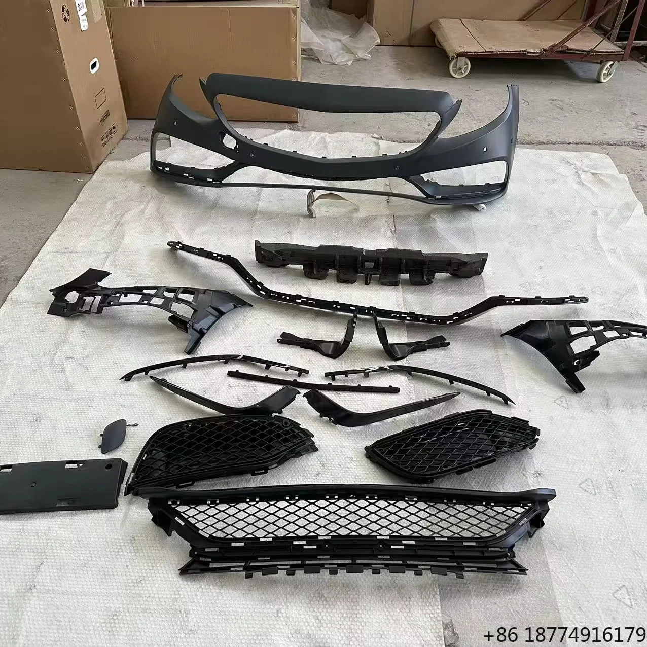 For C Class W205 Upgrade C63 Front Bumper 2014-2015
For C Class W205 Upgrade C63 Front Bumper 2014-2015