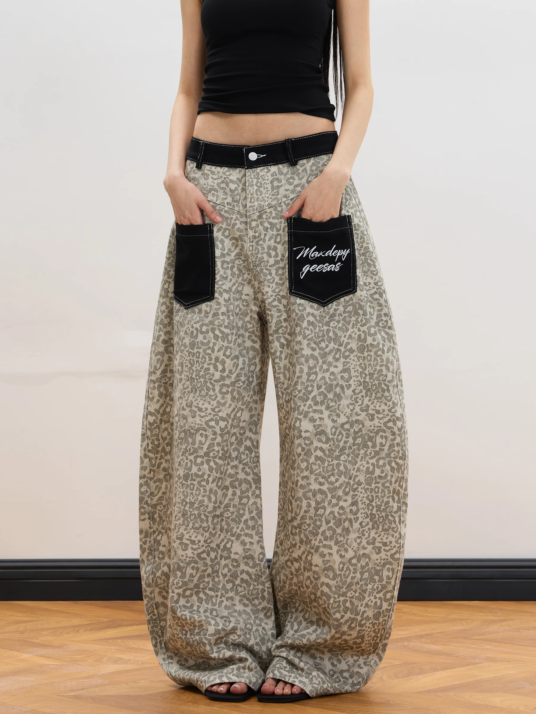 Junecut Retro Leopard Print Pocket Patchwork Knife Jeans American Style Loose Fit Long Pants Women's Casual Fashion
Junecut Retro Leopard Print Pocket Patchwork Knife Jeans American Style Loose Fit Long Pants Women's Casual Fashion