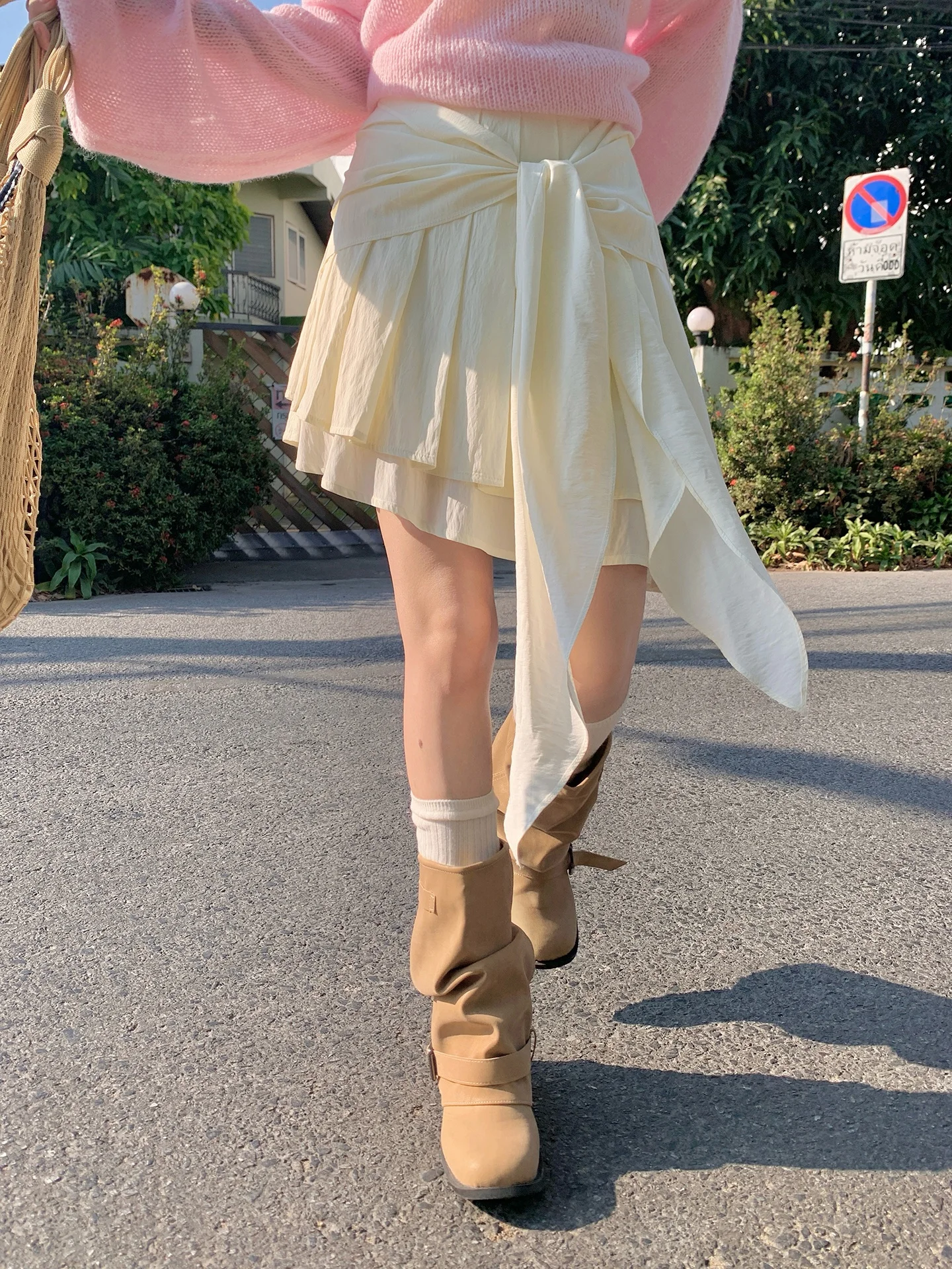 High Waist Banded Casual A-Line Skirt Women's Style 2026 New Design Slimming Short Skirt Korean Style Nylon Fabric
High Waist Banded Casual A-Line Skirt Women's Style 2026 New Design Slimming Short Skirt Korean Style Nylon Fabric