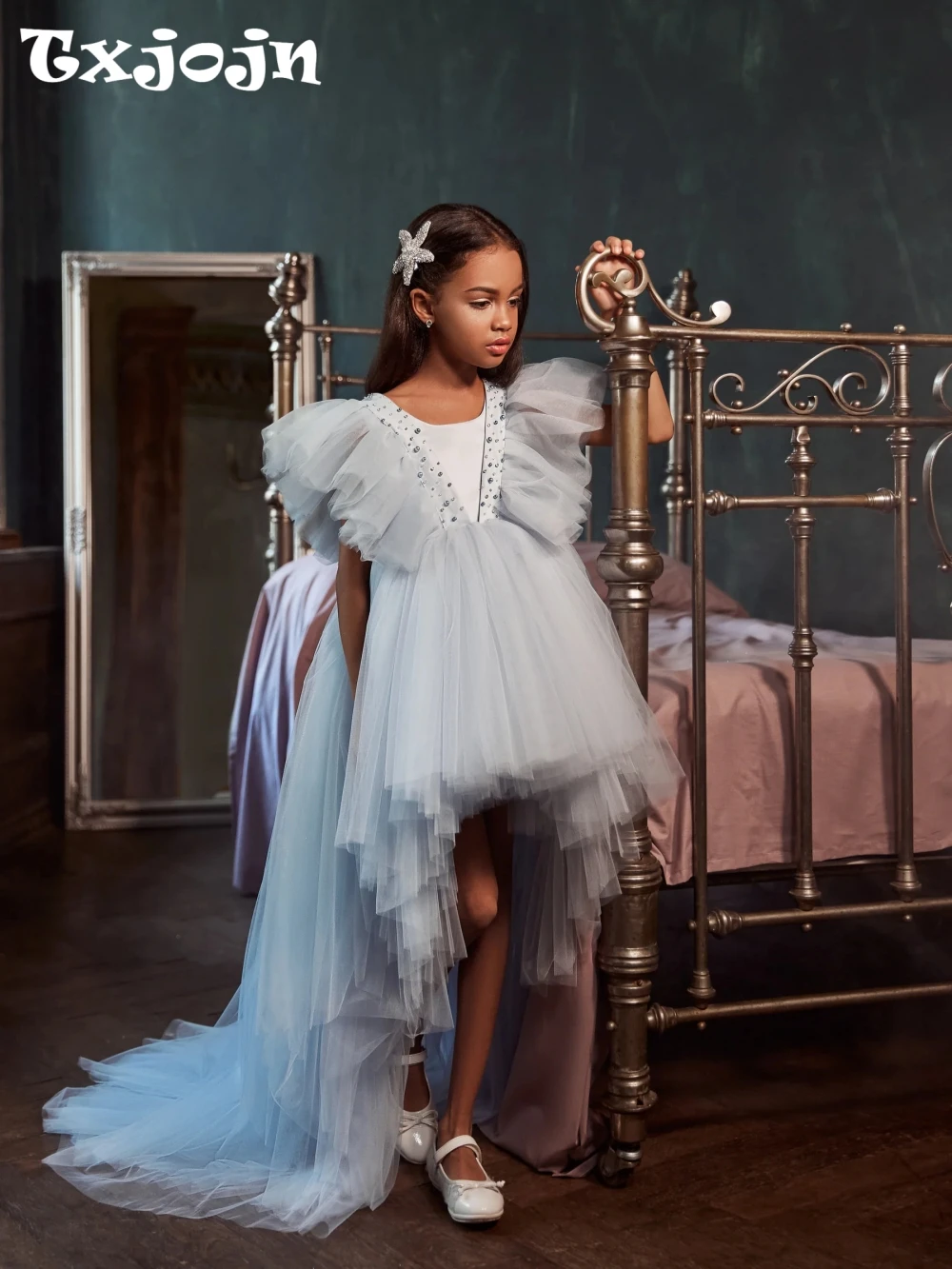 Sky Blue Luxurious Pearls Hi-lo Kids Princess Gown Birthday Party Wear Charming O neck Sleeveless Girls Dresses For Performance
Sky Blue Luxurious Pearls Hi-lo Kids Princess Gown Birthday Party Wear Charming O neck Sleeveless Girls Dresses For Performance