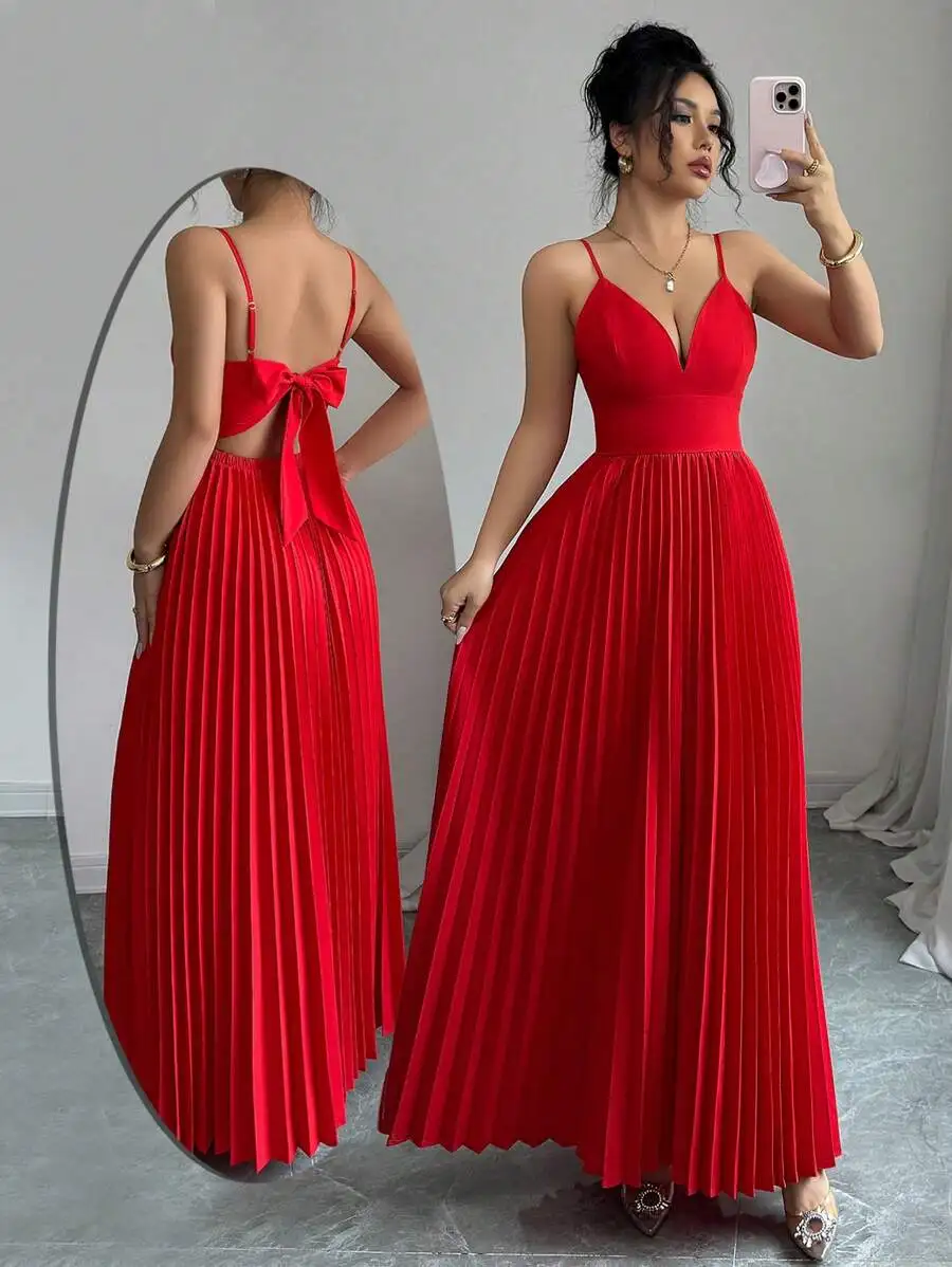 Женское красное платье макси с V-образным вырезом, плиссировкой и бантом на спине
Женское красное платье макси с V-образным вырезом, плиссировкой и бантом на спине