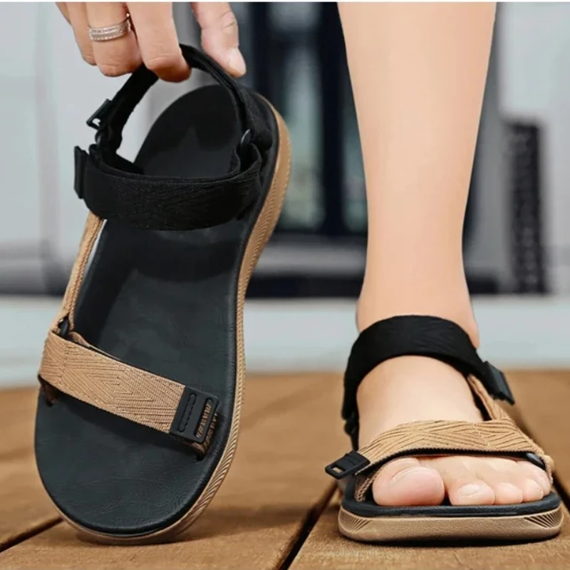 Мужские летние сандалии на плоской подошве, противоскользящие, дышащие, модные, повседневные, легкие, новые прогулочные туфли большого размера
Мужские летние сандалии на плоской подошве, противоскользящие, дышащие, модные, повседневные, легкие, новые прогулочные туфли большого размера