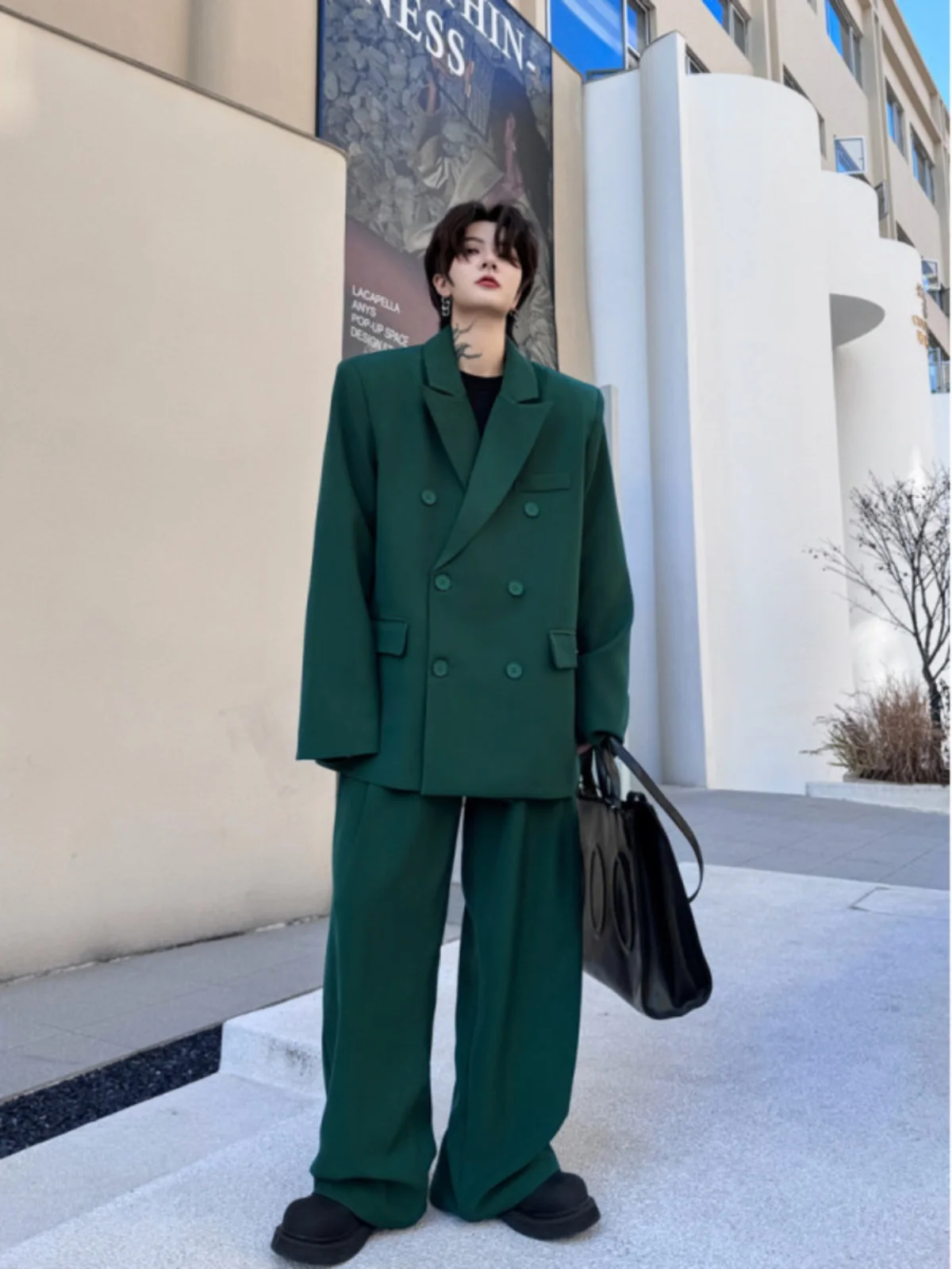 een oulder Pad Men's Two-Piece Suit Double Row Buttons Faionable Street Sle High-End Feeling West Pants Set Trendy
een oulder Pad Men's Two-Piece Suit Double Row Buttons Faionable Street Sle High-End Feeling West Pants Set Trendy
