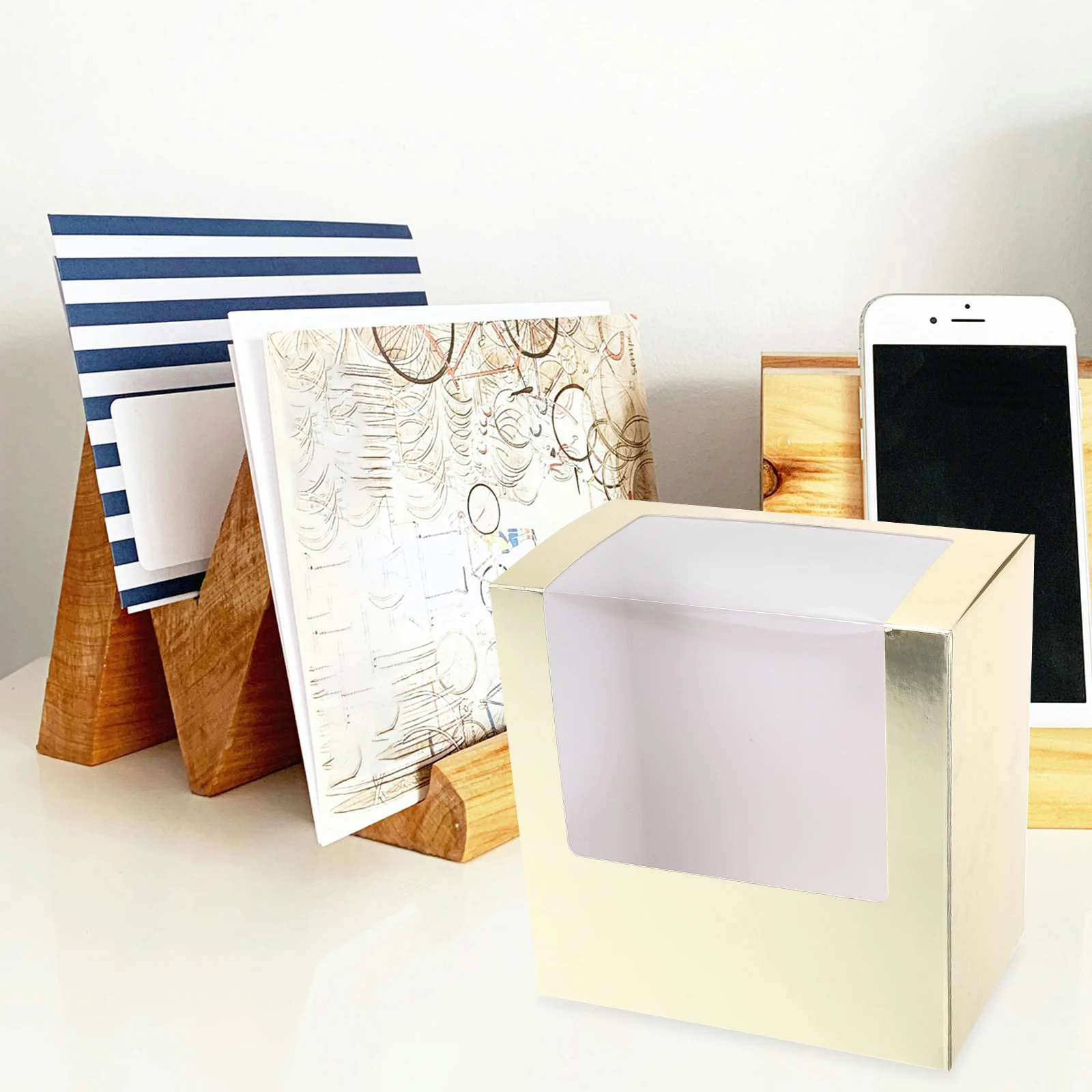 Baseball Cap Holder Box Organizer Duck Tongue Golden 400g White Cardboard Shipping Boxes Packing
Baseball Cap Holder Box Organizer Duck Tongue Golden 400g White Cardboard Shipping Boxes Packing