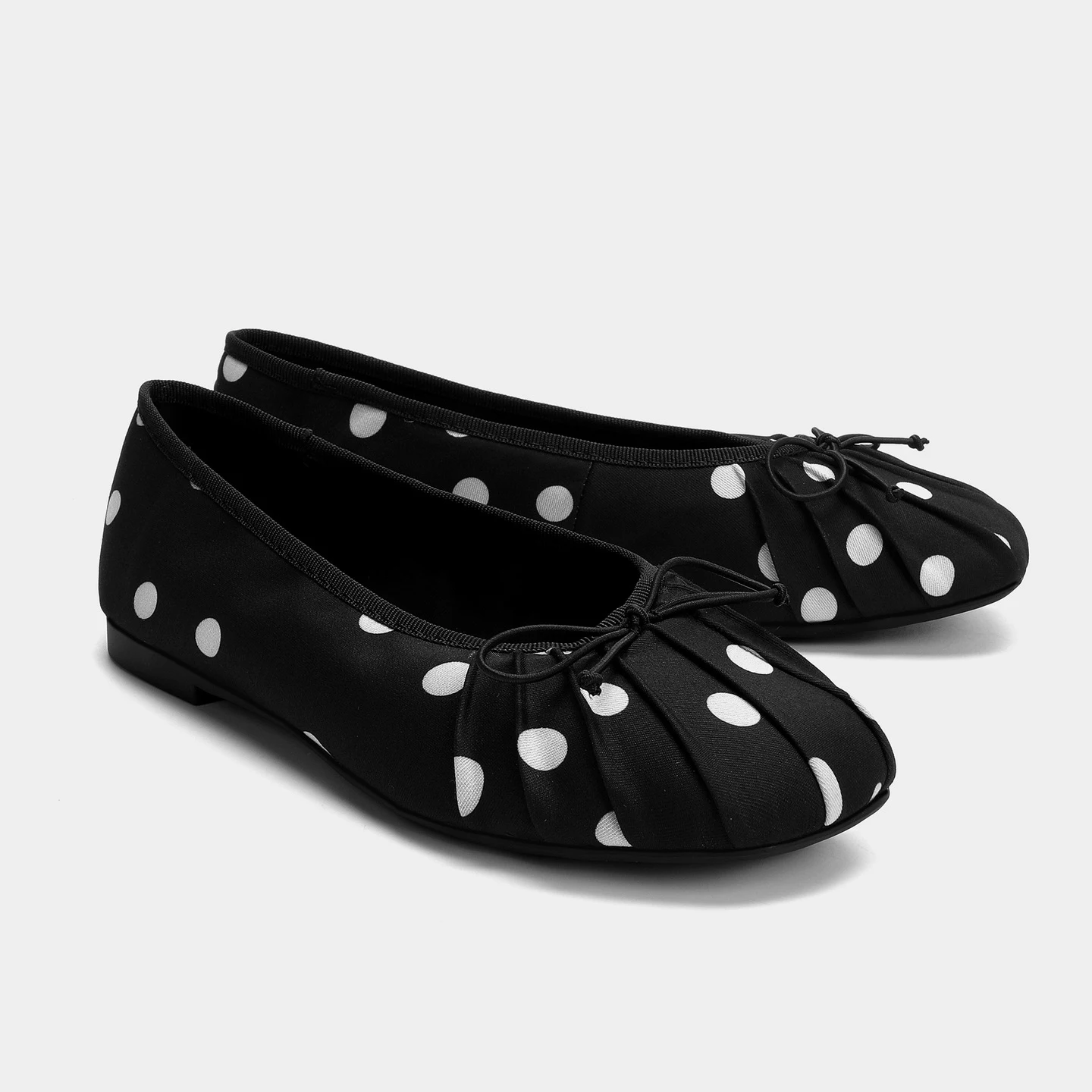 Retro Ladies Butterfly Knot Decoration Ballet Flats Women Polka Dot Pleated Design Loafers Spring Comfort Soft Sole Shoes
Retro Ladies Butterfly Knot Decoration Ballet Flats Women Polka Dot Pleated Design Loafers Spring Comfort Soft Sole Shoes