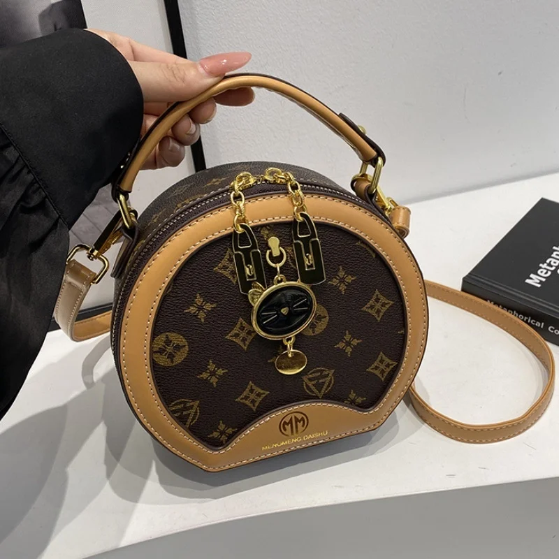 2026 High-end Trend Women's New Popular Versatile Printed Round Bag Fashion Single Shoulder Crossbody Small Circle Purse
2026 High-end Trend Women's New Popular Versatile Printed Round Bag Fashion Single Shoulder Crossbody Small Circle Purse