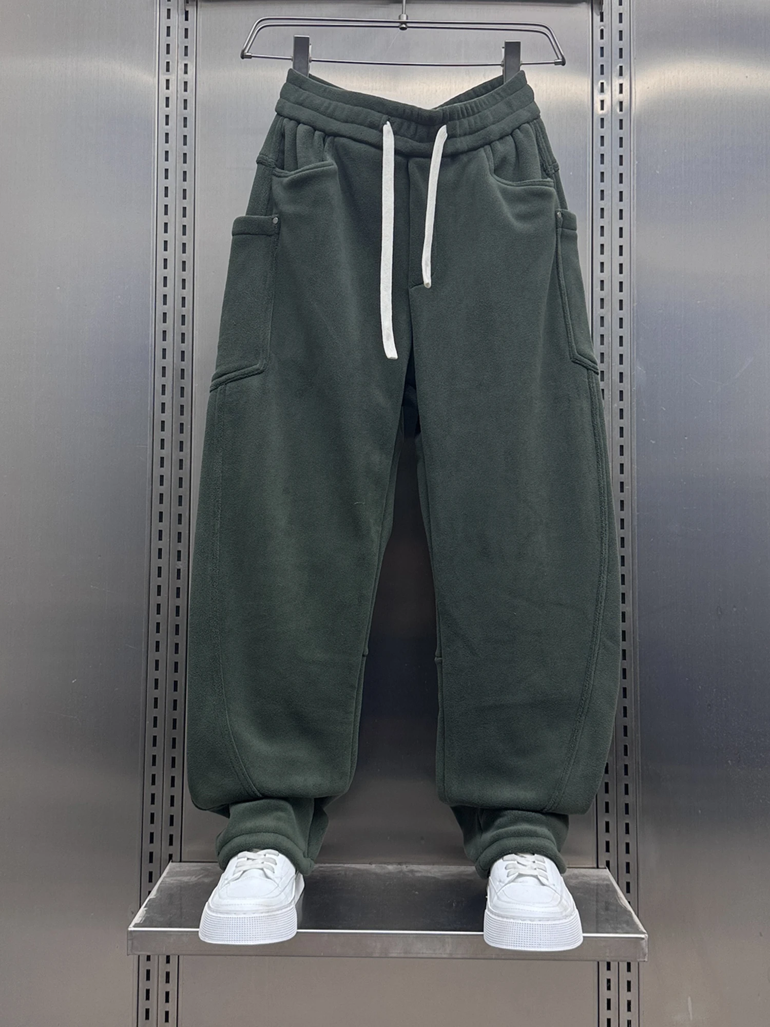 Trendy Double-Sided Fce Thi Warm Straight-Cut Knife Pants Men Winter New Sle ket Design Youthful Casual Pants
Trendy Double-Sided Fce Thi Warm Straight-Cut Knife Pants Men Winter New Sle ket Design Youthful Casual Pants