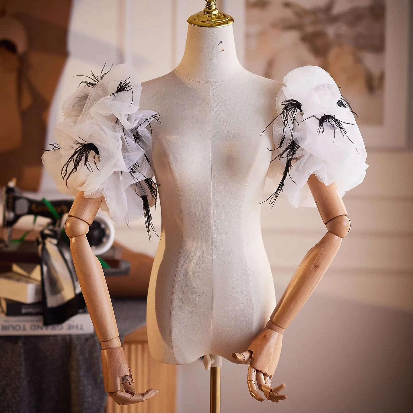 Women's Elegant Designer Puff White Mesh fur Arm Sleeve Female Vintage Photography Formal Dress Performance Party Glove R3135
Women's Elegant Designer Puff White Mesh fur Arm Sleeve Female Vintage Photography Formal Dress Performance Party Glove R3135