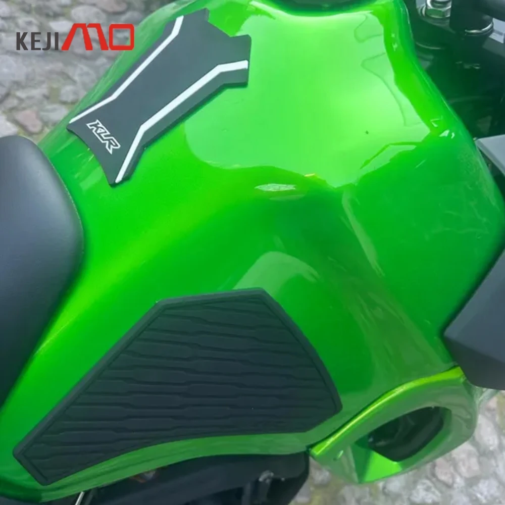 For Kawasaki KLR 650 KLR650 2021 2022-2025 Motorcycle Accessories Tank Pad Rubber Anti-slip Scratch-resistant Protector Sticker
For Kawasaki KLR 650 KLR650 2021 2022-2025 Motorcycle Accessories Tank Pad Rubber Anti-slip Scratch-resistant Protector Sticker