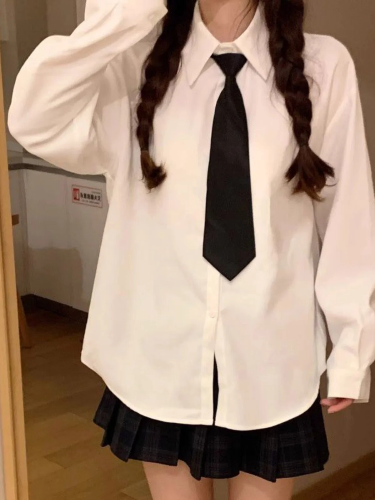 White Tie Shirt Women's Spring Autumn Loose Long Sleeve Casual College Style Versatile Collar Button up Pure Color Shirt
White Tie Shirt Women's Spring Autumn Loose Long Sleeve Casual College Style Versatile Collar Button up Pure Color Shirt