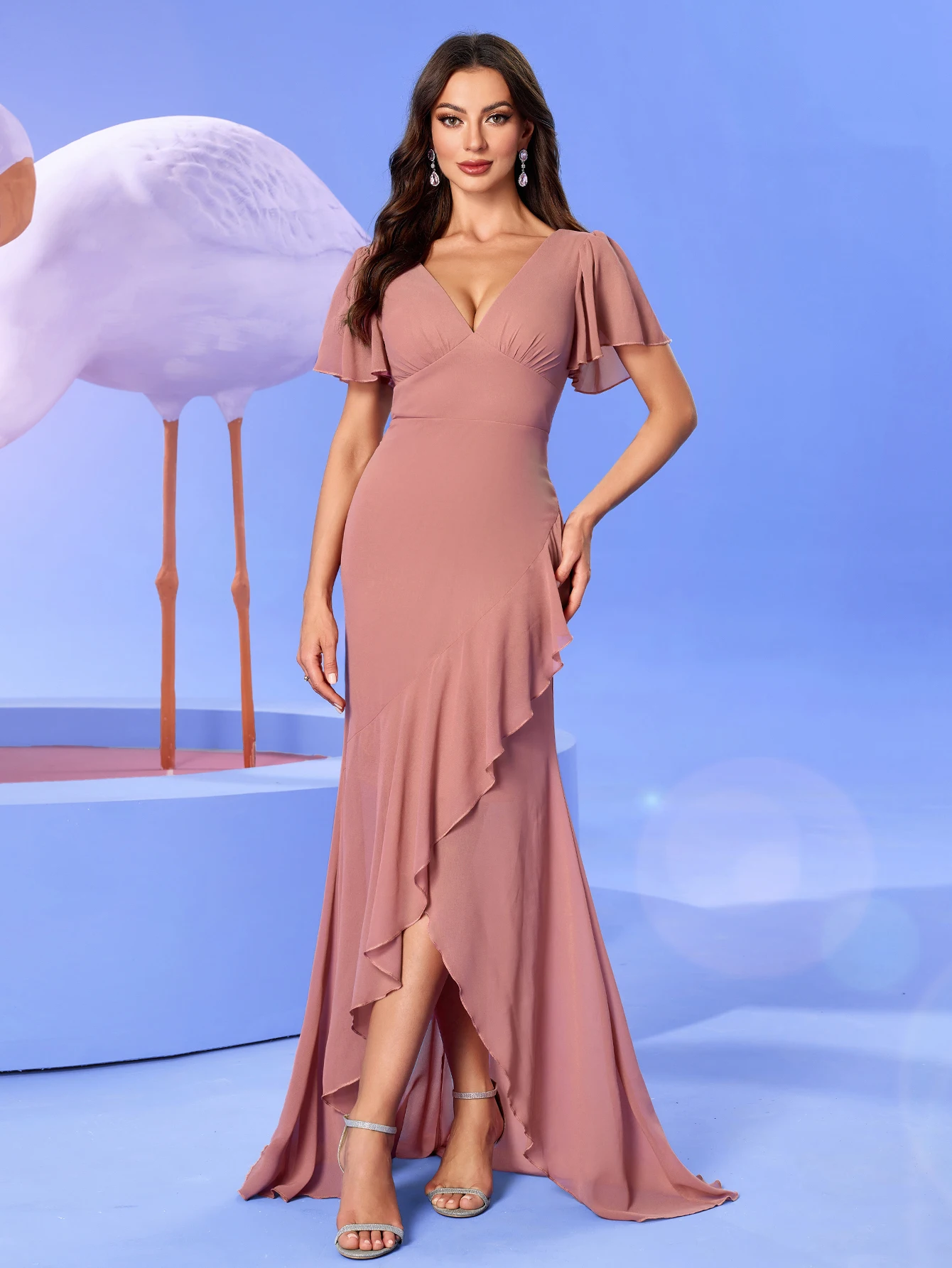 Элегантное шифоновое платье UNITHORSE с V-образным вырезом, асимметричным подолом с оборками, платье для подружки невесты
Элегантное шифоновое платье UNITHORSE с V-образным вырезом, асимметричным подолом с оборками, платье для подружки невесты