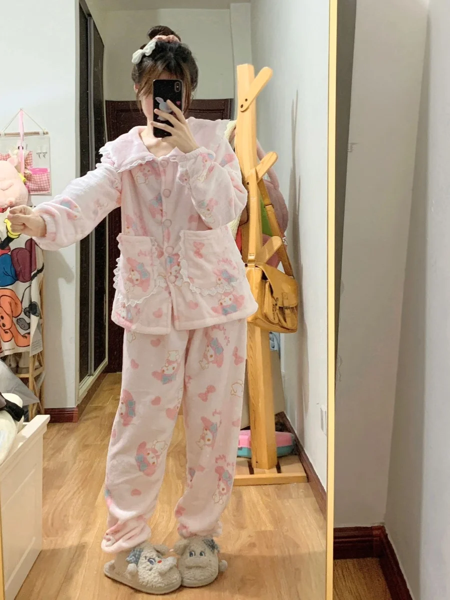 Cute Coral Fce Nightgown Women's Winter New Sle Girl Sweet Doll Collar Flannel Home Clothes Set Long Sve Long Pants
Cute Coral Fce Nightgown Women's Winter New Sle Girl Sweet Doll Collar Flannel Home Clothes Set Long Sve Long Pants