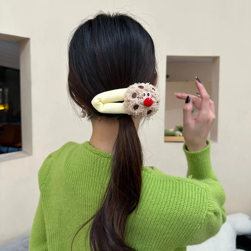 Winter Creative Hair Clip Plush Cute Red Nose Cookie Hairpin Women's Bangs Side Clip Quirky Fashion Temperament Cute Headwear
Winter Creative Hair Clip Plush Cute Red Nose Cookie Hairpin Women's Bangs Side Clip Quirky Fashion Temperament Cute Headwear