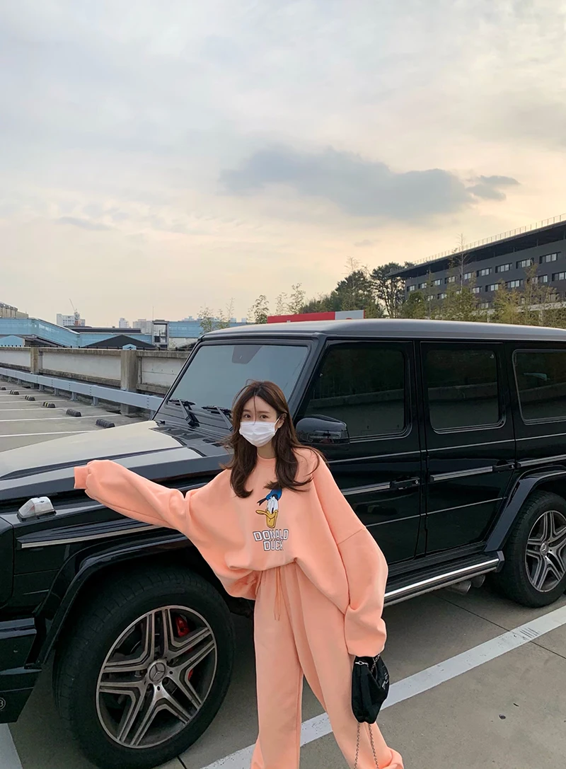 Women's Fleece Lined Hoodie round Neck Casual Loose Fit Cartoon Print Two Piece Set Winter 2020 Korean Style Commute Wind
Women's Fleece Lined Hoodie round Neck Casual Loose Fit Cartoon Print Two Piece Set Winter 2020 Korean Style Commute Wind