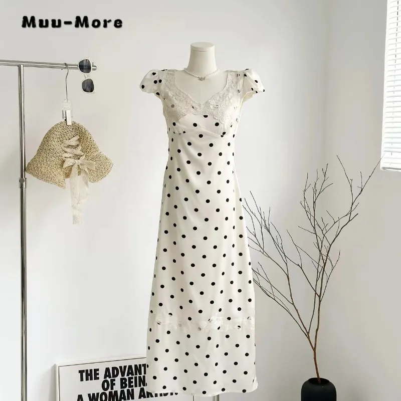 2024 Summer Vintage Puff Sleeve Lace Dots Print V-neck Midi Dresses Women Elegant Satin Fairy High Waist Soft Evening Dress
2024 Summer Vintage Puff Sleeve Lace Dots Print V-neck Midi Dresses Women Elegant Satin Fairy High Waist Soft Evening Dress
