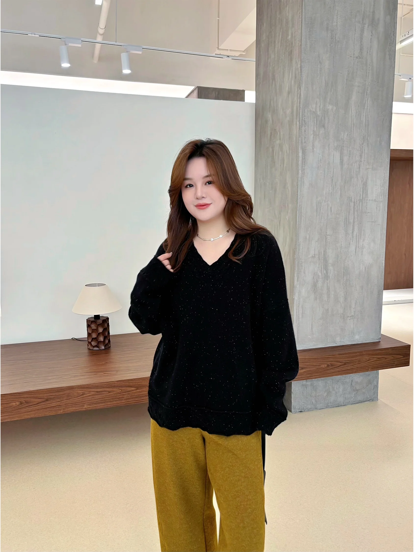 Вязаный вручную свитер из чистой шерсти большого размера для женщин, с цветочным узором, 100% шерсть, комфортный свободный крой, зимняя мода
Вязаный вручную свитер из чистой шерсти большого размера для женщин, с цветочным узором, 100% шерсть, комфортный свободный крой, зимняя мода