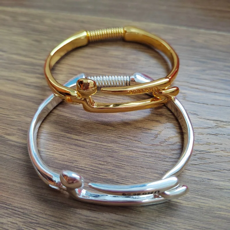 2023 New European and American Original Fashionable Electroplated 925 Silver Charm Small Group Exquisite Bracelet Jewelry Gift
2023 New European and American Original Fashionable Electroplated 925 Silver Charm Small Group Exquisite Bracelet Jewelry Gift