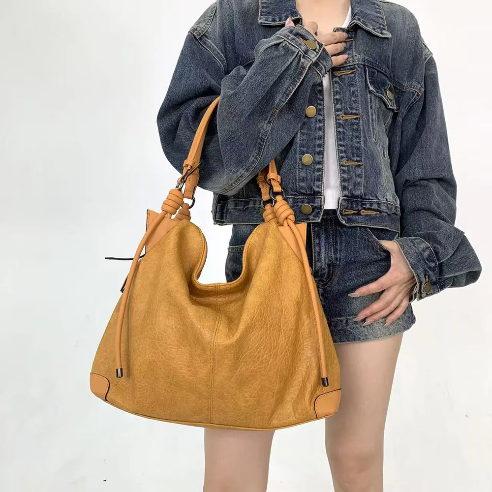 New Hot Sale Y2K Style Solid Color Shoulder Bag Vintage Street Handbag Large Capacity Women's Leather Bag Trendy Daily Versatile
New Hot Sale Y2K Style Solid Color Shoulder Bag Vintage Street Handbag Large Capacity Women's Leather Bag Trendy Daily Versatile