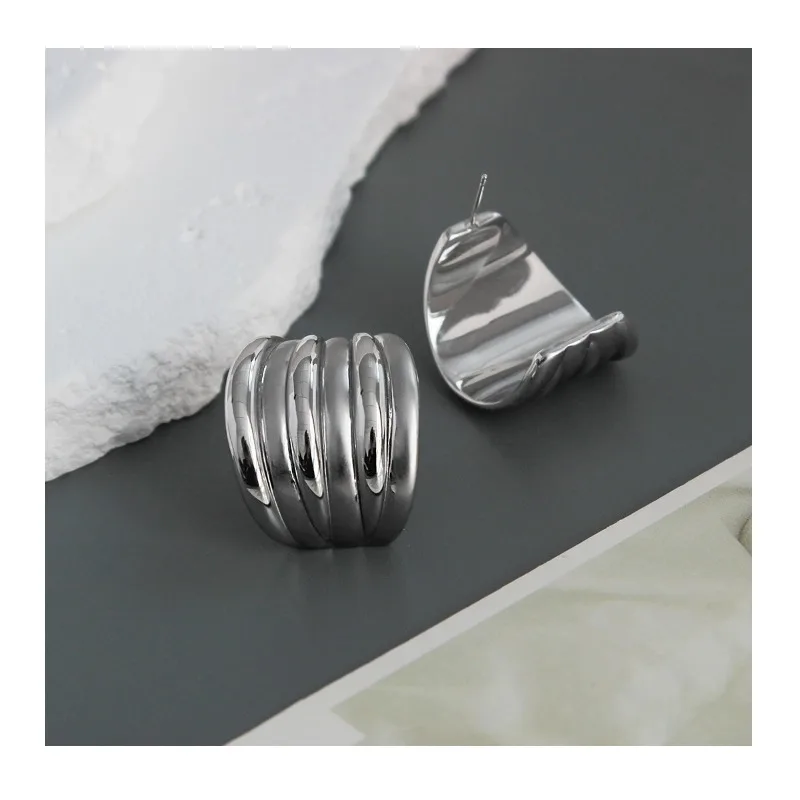 Home Three Piles of Striped Stud Earrings New Light Luxury Niche High-end Matte Bright Egg-shaped Swirl Earrings
Home Three Piles of Striped Stud Earrings New Light Luxury Niche High-end Matte Bright Egg-shaped Swirl Earrings