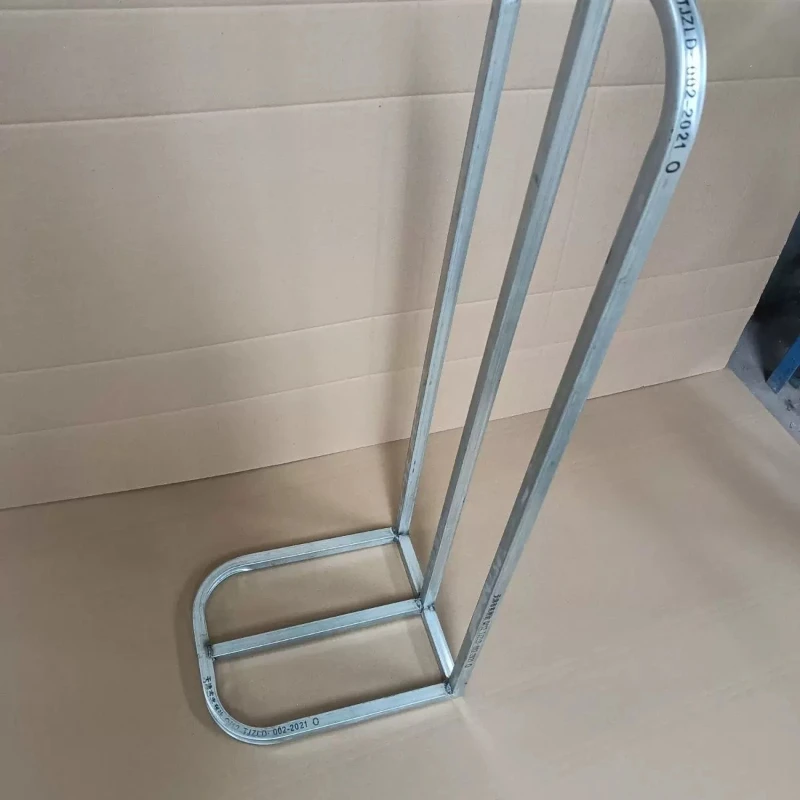 Adjustable V-shaped shelf welding for separate shelves in clothing stores
Adjustable V-shaped shelf welding for separate shelves in clothing stores