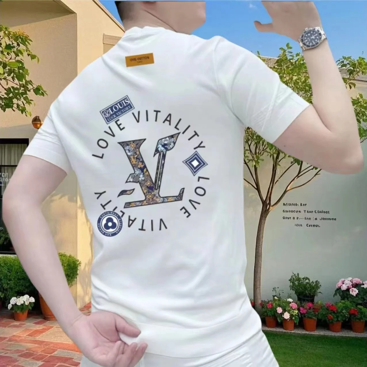 Trendy brand new men's 2025 short sleeved summer versatile T-shirt casual round neck fashionable light luxury half sleeved top
Trendy brand new men's 2025 short sleeved summer versatile T-shirt casual round neck fashionable light luxury half sleeved top