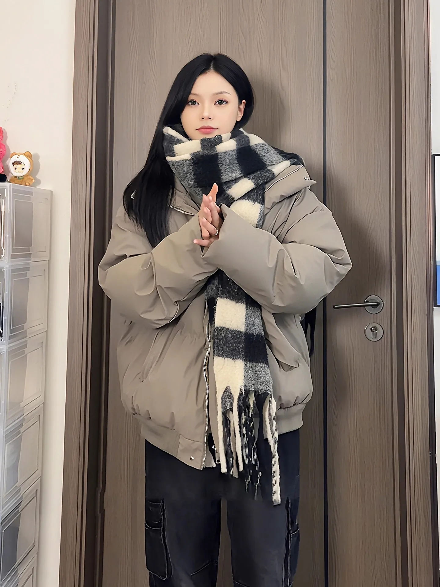 Мужская утепленная куртка-пуховик с капюшоном на молнии, в уличном стиле хип-хоп, из полиэстера, с длинными рукавами, свободного кроя
Мужская утепленная куртка-пуховик с капюшоном на молнии, в уличном стиле хип-хоп, из полиэстера, с длинными рукавами, свободного кроя