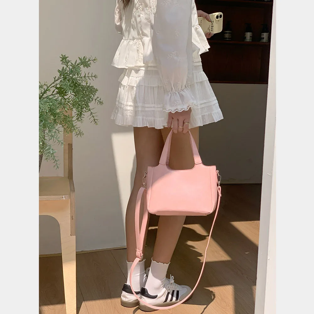 High Quality and High Appearance Level New Fashion PU Women's Bag Advanced Sense Large Capacity Women's Single Shoulder Bags
High Quality and High Appearance Level New Fashion PU Women's Bag Advanced Sense Large Capacity Women's Single Shoulder Bags