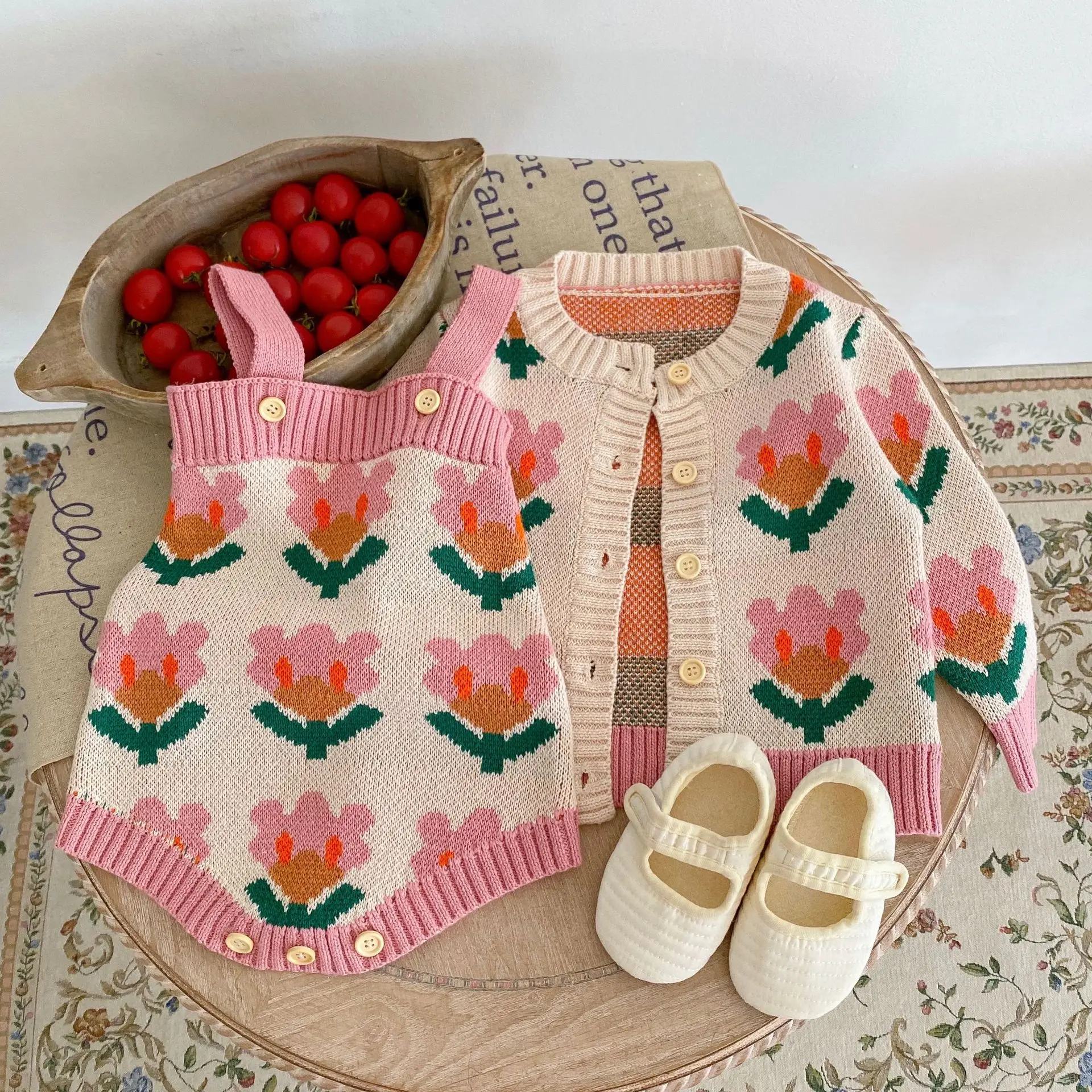 2025 Autumn Baby Girl Baby Knitted Romantic Flower Coat Strap Hakka Climbing Suit
2025 Autumn Baby Girl Baby Knitted Romantic Flower Coat Strap Hakka Climbing Suit