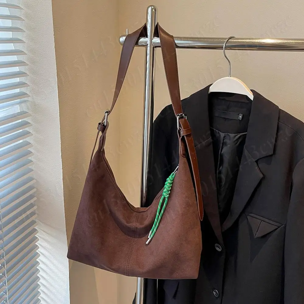 Women Suede Shoulder Bag Adjustable Strap Crossbody Bag Solid Hobo Bag Handbag with Zipper Crescent Bag for Work Travel
Women Suede Shoulder Bag Adjustable Strap Crossbody Bag Solid Hobo Bag Handbag with Zipper Crescent Bag for Work Travel