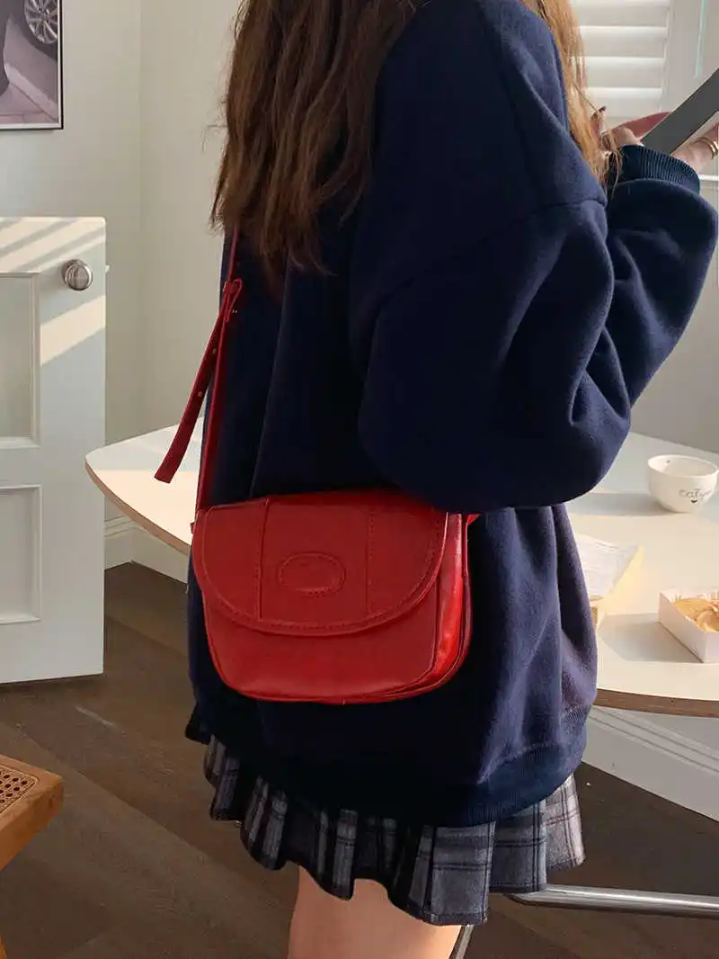 Women Glossy Surface Cross Body Bag Simple Hasp Splicing Girls Shoulder Bags Korean Casual Fashion Solid Color PU Handbag
Women Glossy Surface Cross Body Bag Simple Hasp Splicing Girls Shoulder Bags Korean Casual Fashion Solid Color PU Handbag
