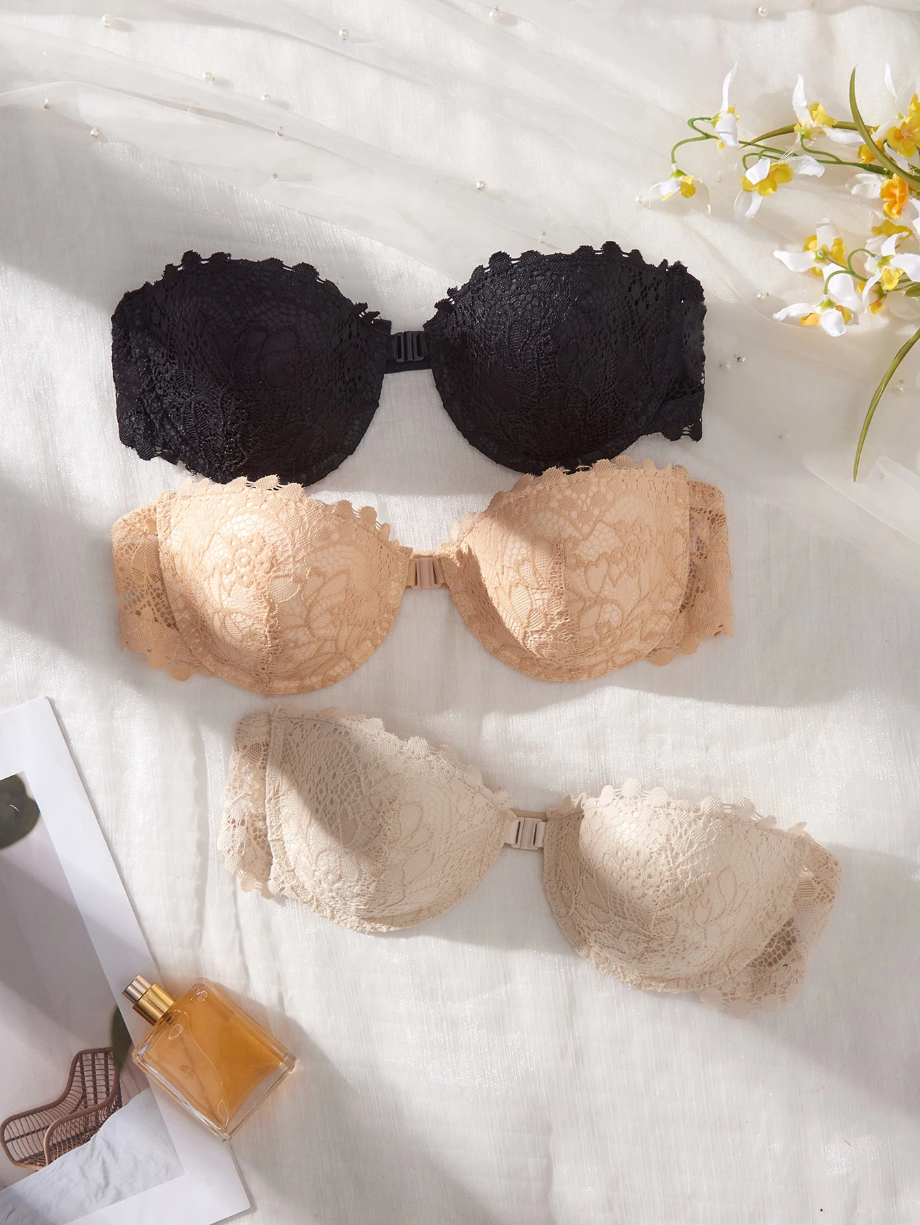 3Pcs Lace Women Strapless Bra Stylish Front Buckle Push up Bra Invisible Off-Shoulder Underwire Bras Women
3Pcs Lace Women Strapless Bra Stylish Front Buckle Push up Bra Invisible Off-Shoulder Underwire Bras Women